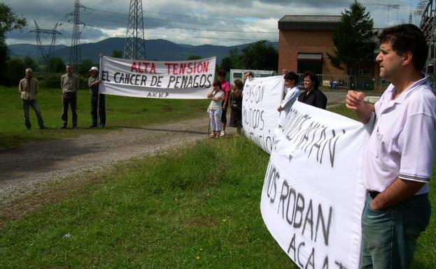 El tesón de Penagos: Desde principios de los 90 el pueblo de Penagos opuso una férrea resistencia contra las líneas de alta tensión y la ampliación de subestaciones.