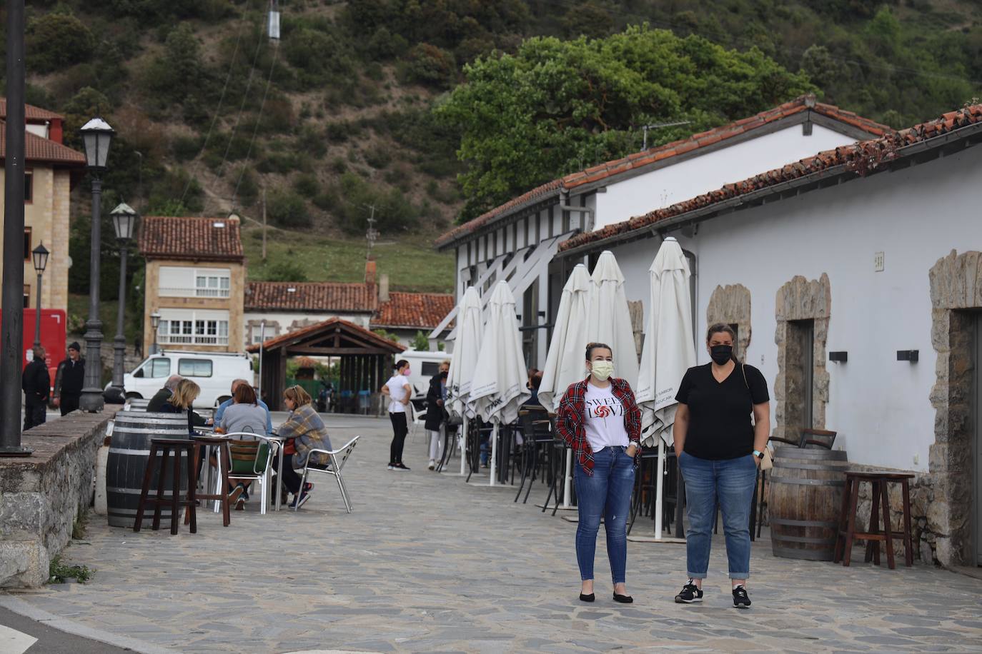 Fotos: Turistas en Potes