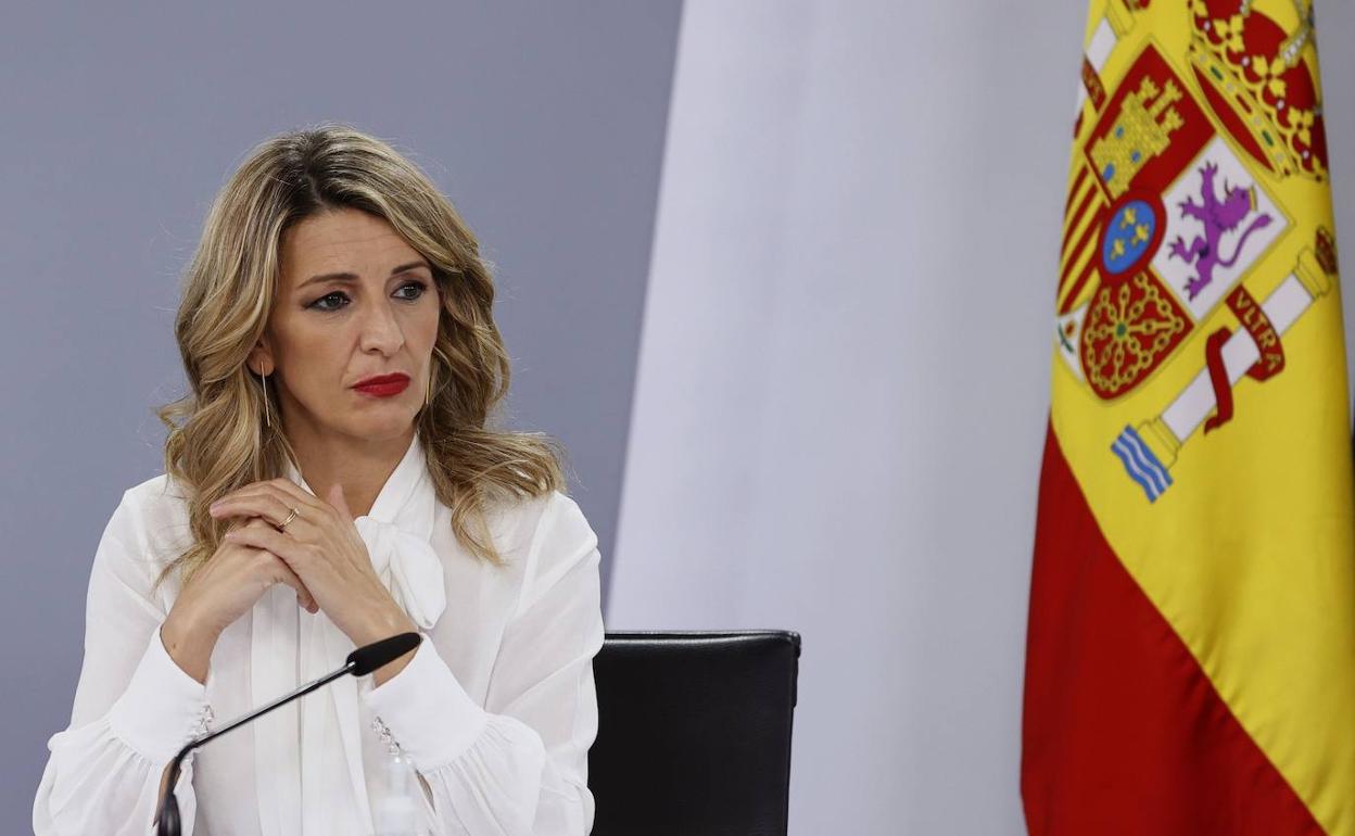 La ministra de Trabajo, Yolanda Díaz, en la conferencia de prensa tras el Consejo de Ministros de este martes.