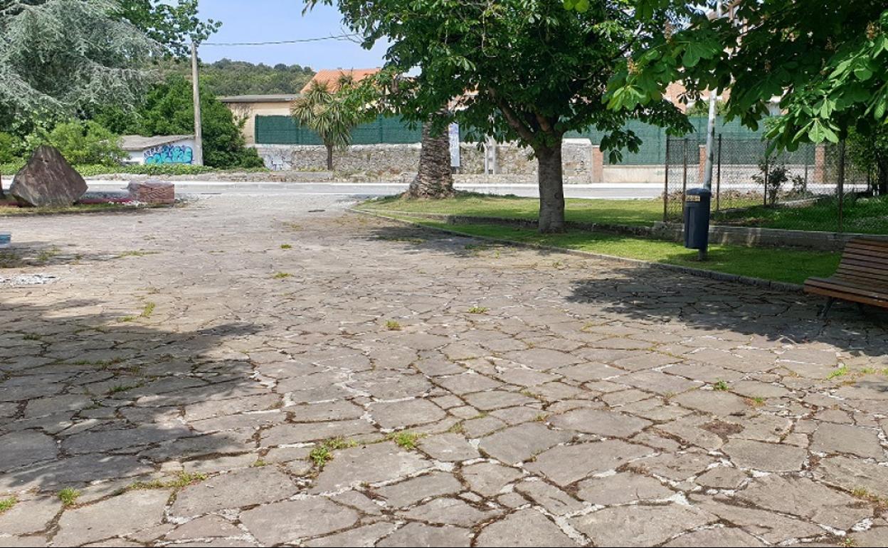 Zona donde se actuará para construir el nuevo Parque del Peregrino dentro del proyecto para poner en valor el Camino de Santiago a su paso por Santa Cruz de Bezana.