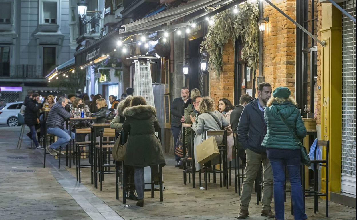 Locales de hostelería en la calle Arrabal.