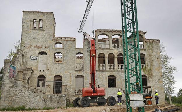 Imagen principal - Casa Pozo renace para ser el Centro de Oyambre