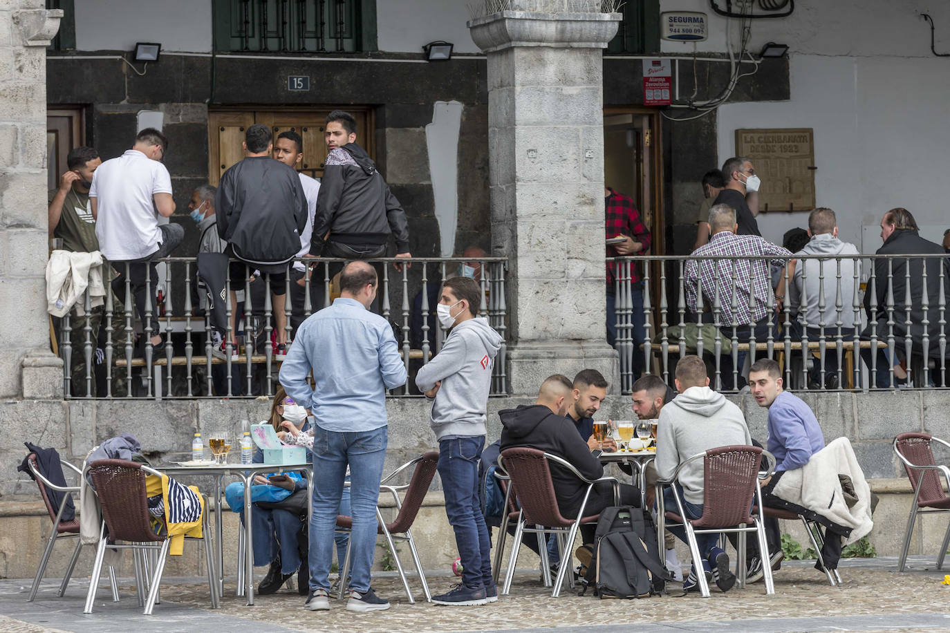 Castro Urdiales recibió menos visitantes de los esperados en el primer fin de semana completo tras el fin del estado de alarma, que estuvo condicionado por la lluvia