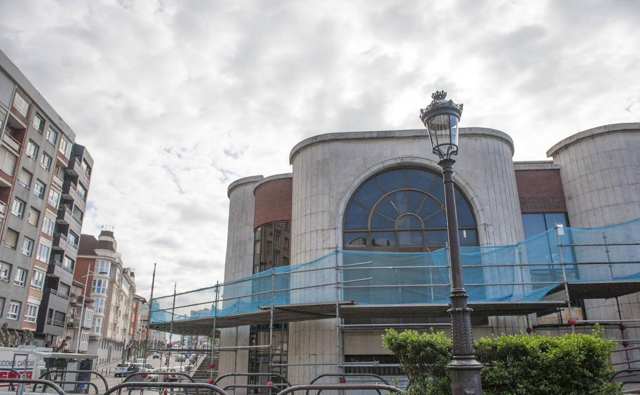 Santander prorrogará la exención del pago de la cuota de alquiler a los emprendedores del Mercado de México