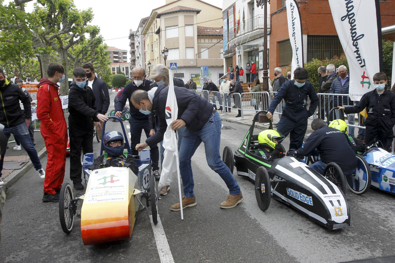 Las escuadras de estudiantes de Secundaria Madi Factory del centro Madre de Dios Ikastetxea (F24) y Lastra Racing del IES Sánchez Lastra (F 24+), se han impuesto en el circuito internacional de vehículos eléctricos y ecológicos 'Greenpower Iberia-Bridgestone'