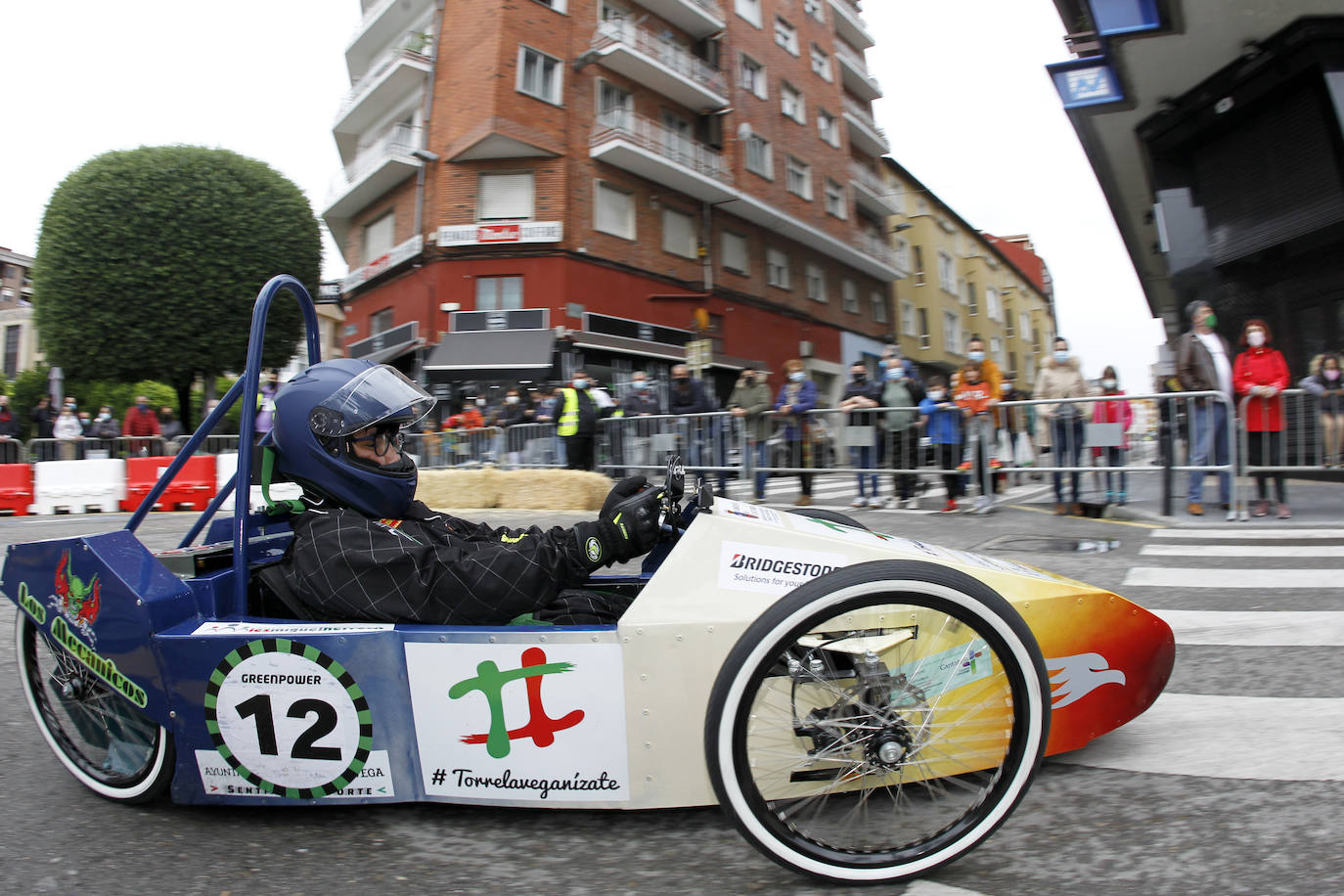 Las escuadras de estudiantes de Secundaria Madi Factory del centro Madre de Dios Ikastetxea (F24) y Lastra Racing del IES Sánchez Lastra (F 24+), se han impuesto en el circuito internacional de vehículos eléctricos y ecológicos 'Greenpower Iberia-Bridgestone'