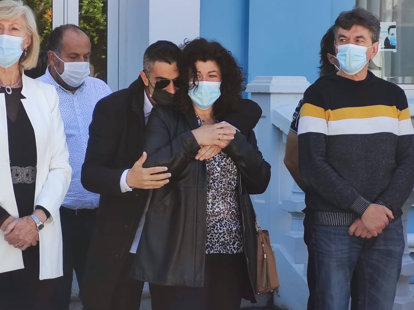 Fotos: Colindres guarda un minuto de silencio por Mario Fuentes