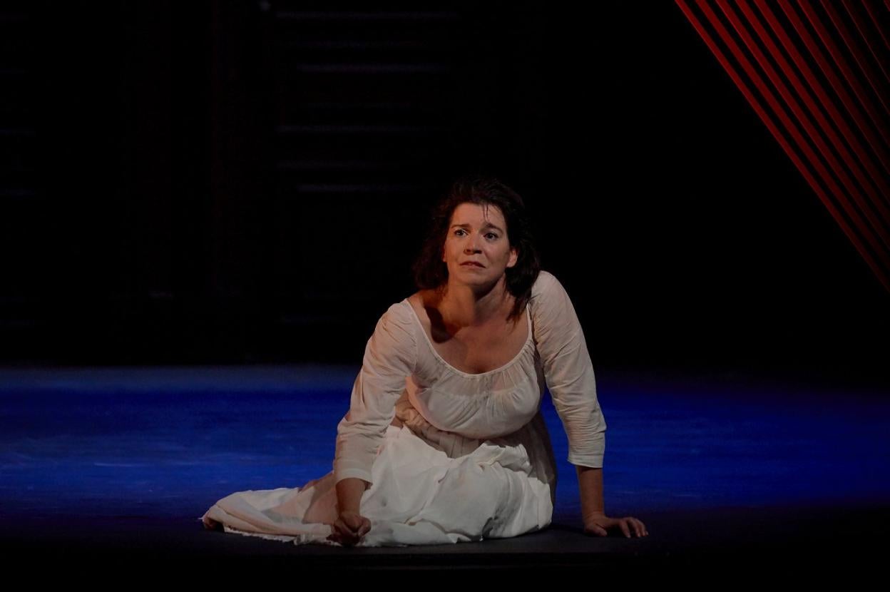 Laia Marull, en un momento de la representación de 'Mariana Pineda'. 