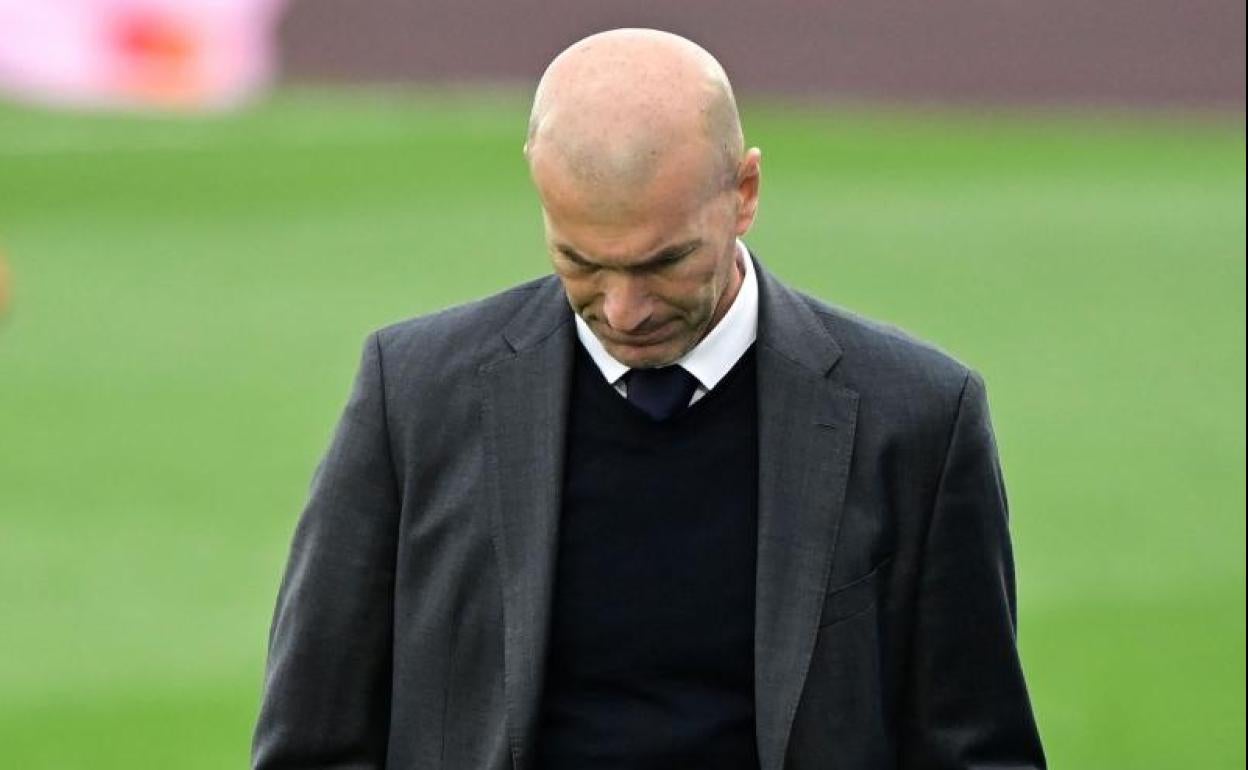 Zidane, cabizbajo tras el último partido de Liga. 