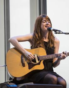 Imagen secundaria 2 - María Rodés canta a las brujas del mundo