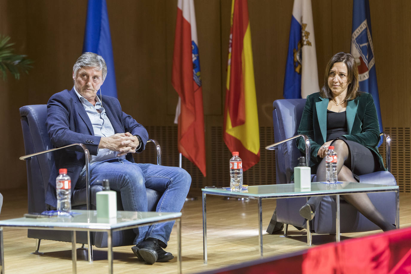 El salón de actos de la Universidad Europea del Atlántico acogió este foro organizado por El Diario Montañés y CaixaBank 