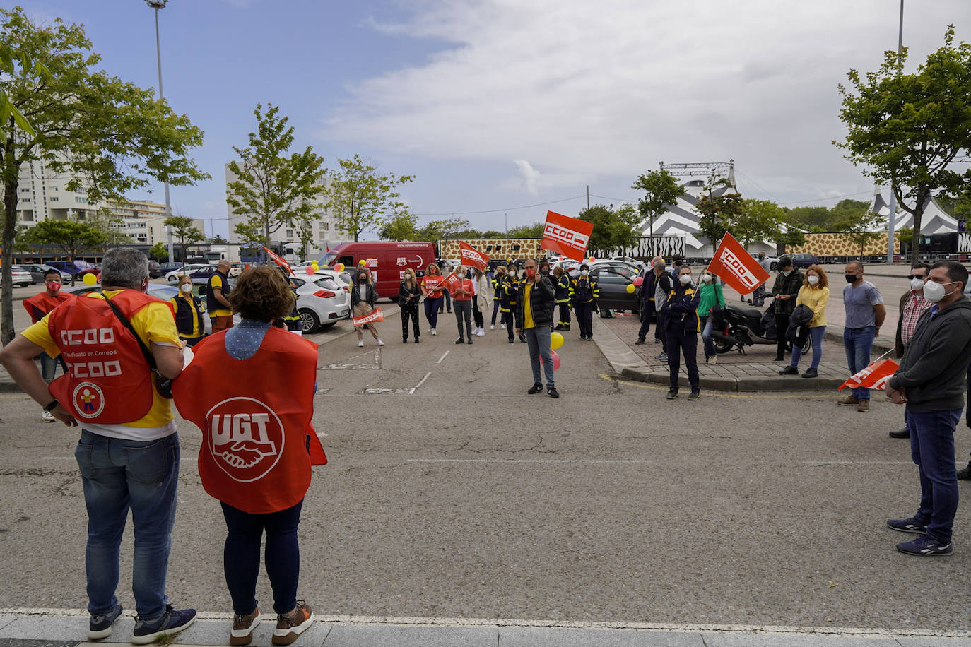 Fotos: Los trabajadores de Correos se movilizan en Santander