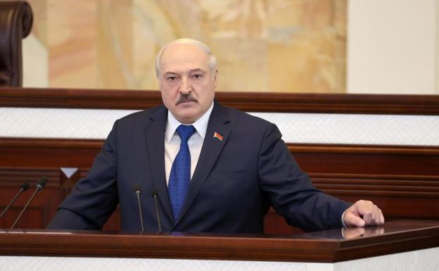 Lukashenko justifica el aterrizaje forzoso del avión de Ryanair en Bielorrusia