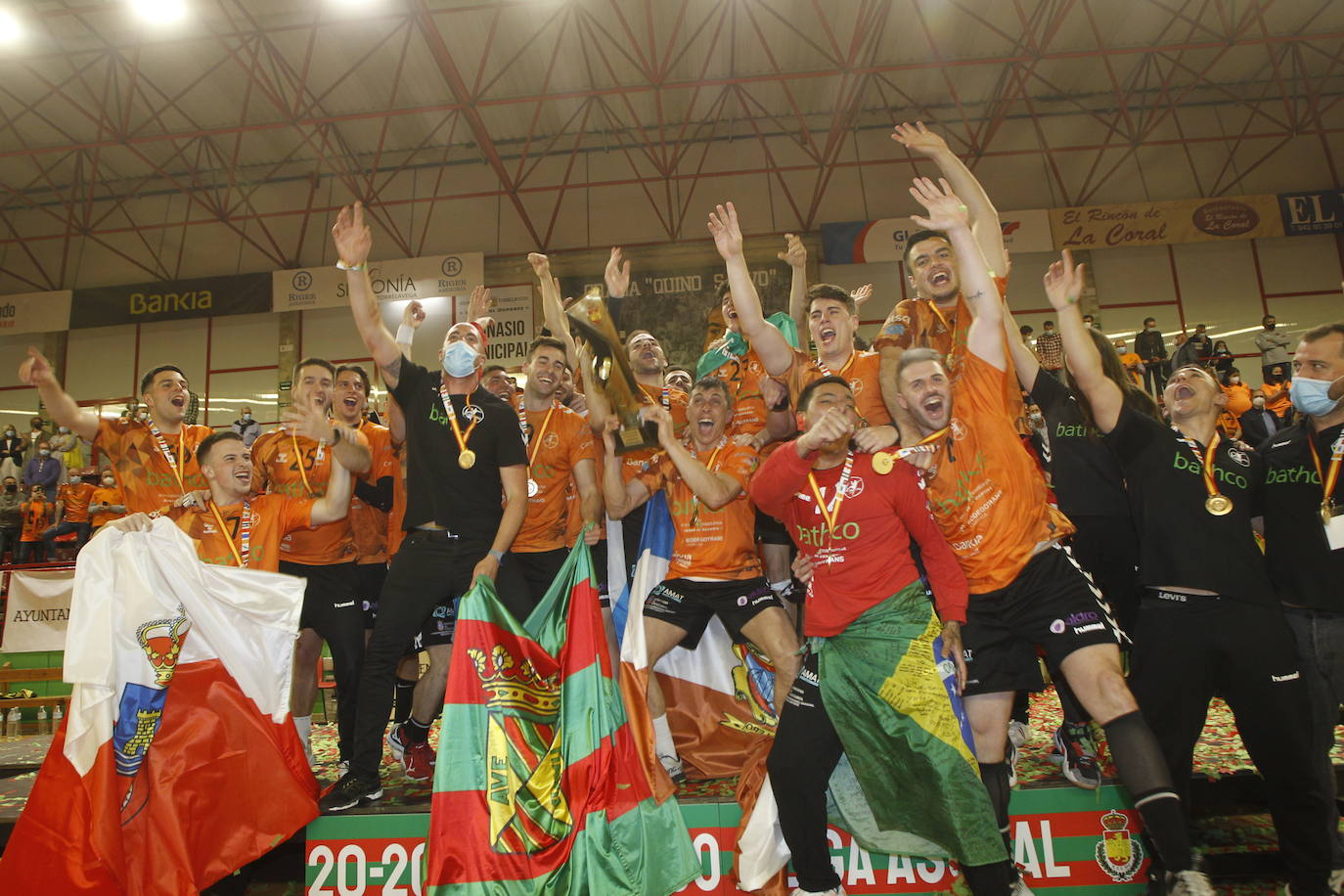 El Bathco Torrelavega pone el punto y final a una temporada histórica.