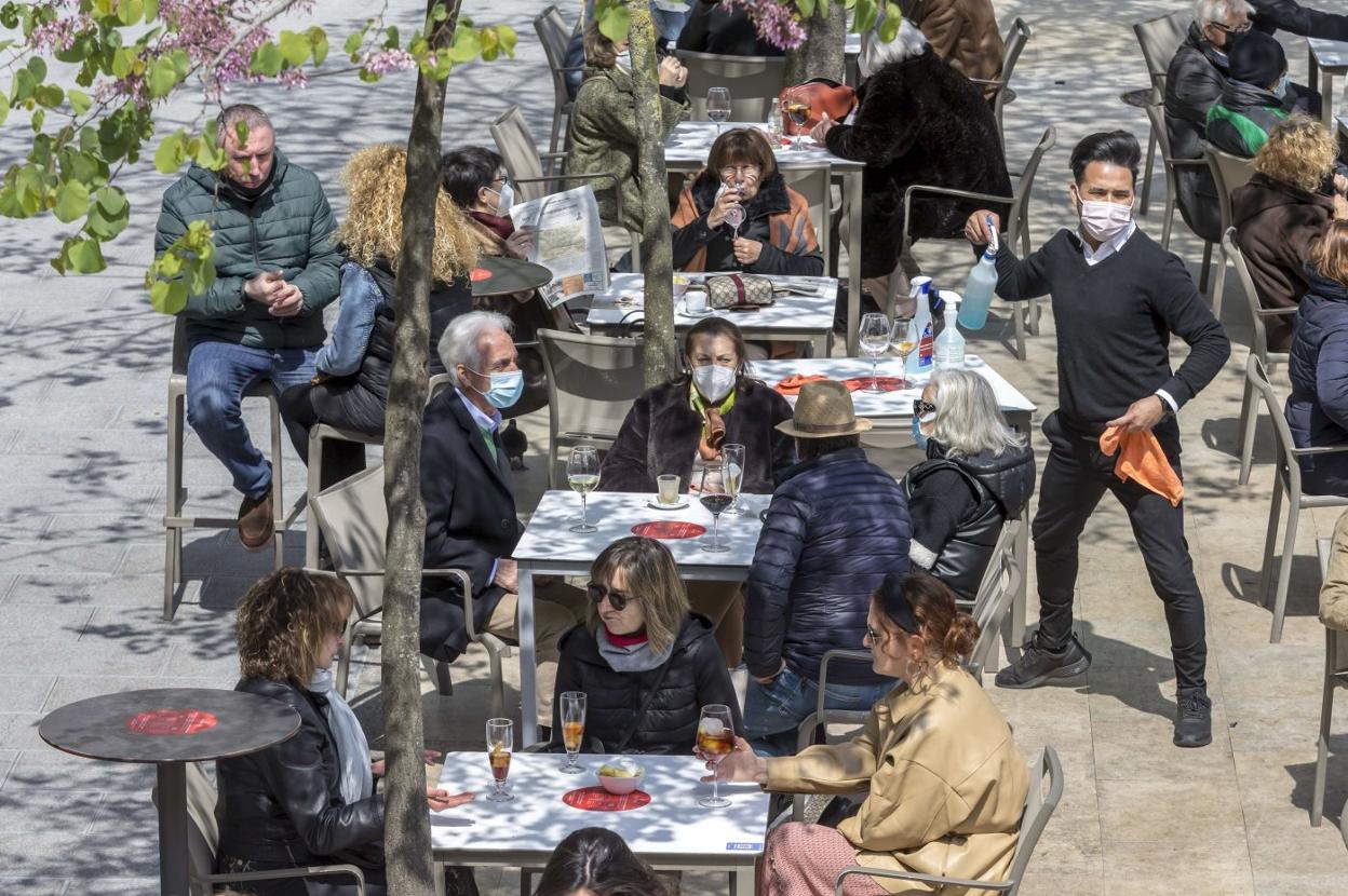 Cantabria mantiene bajo control la epidemia veinte días después del fin del estado de alarma