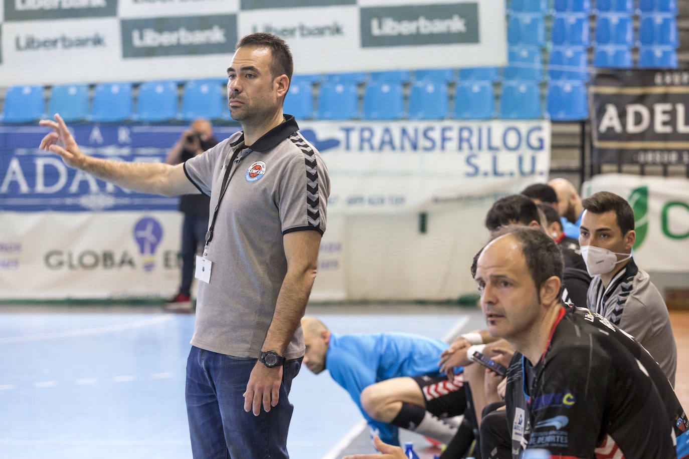 El Liberbank Cantabria Sinfín, tras asegurarse la permanencia, despidió la temporada ganando al Villa de Aranda.