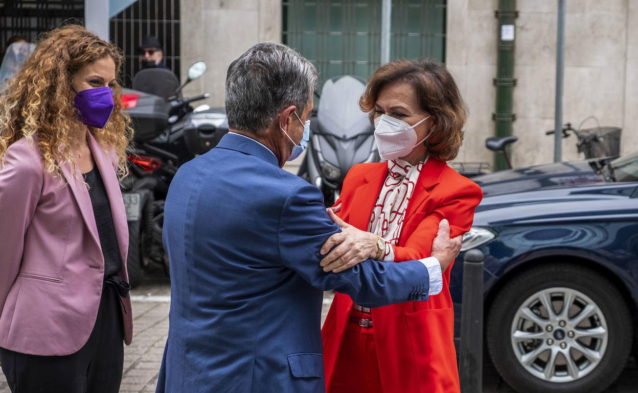 La vicepresidenta Carmen Calvo, en su visita a Cantabria este miércoles. 