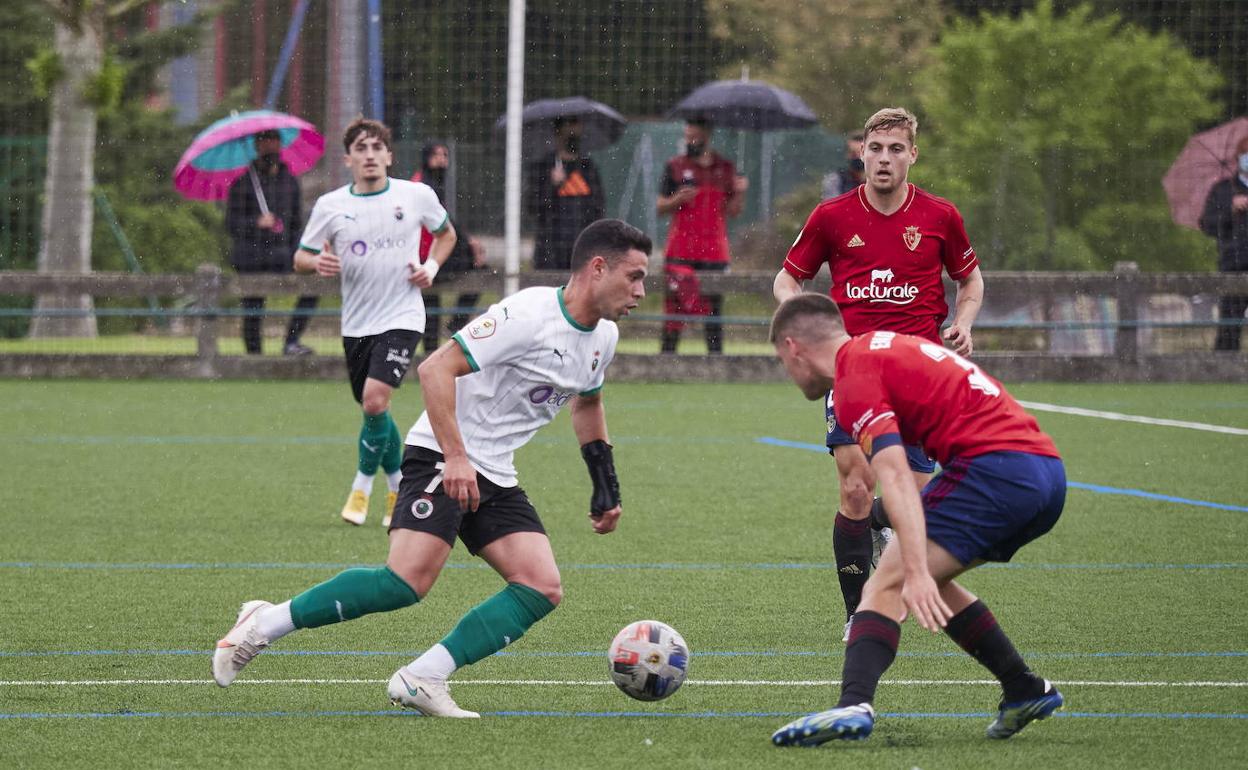 Partido del Racing contra un equipo navarro.