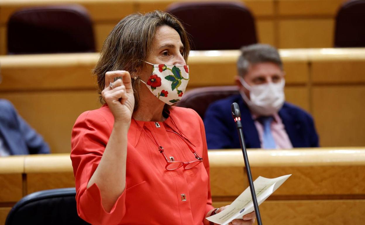 Ribera: la rentabilidad de las eléctricas es alta «a costa de los consumidores»