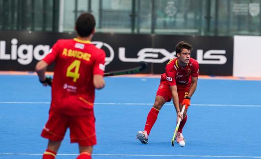 Alejandro Alonso, en un partido con la selección española de hockey.