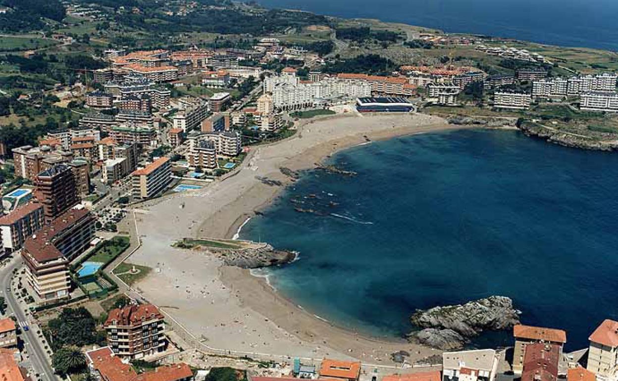 Vista de la playa de Ostende, en Castro Urdiales.