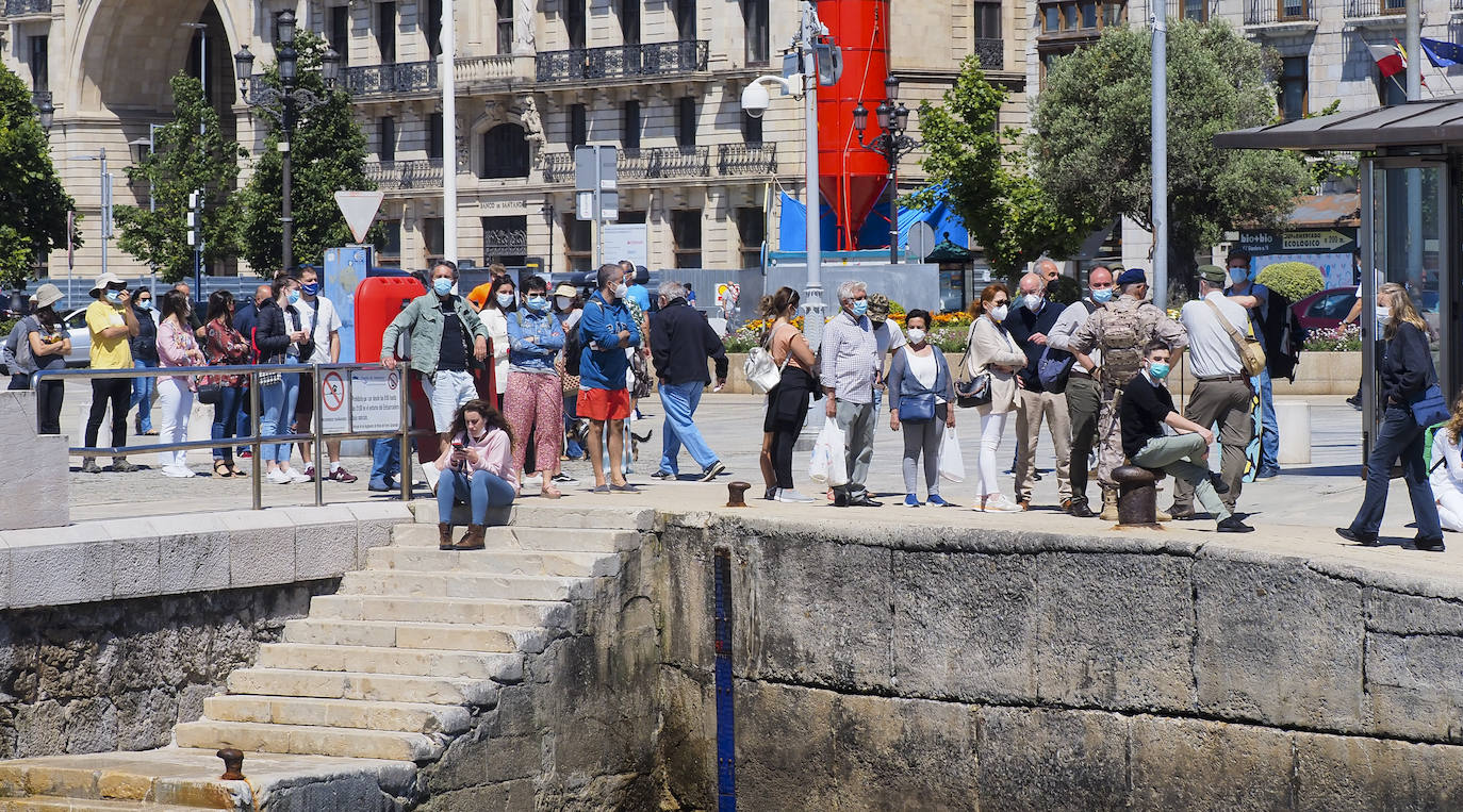 Los hosteleros celebran el comienzo de la temporada en un día en que los termómetros alcanzan los 19 grados en Santander