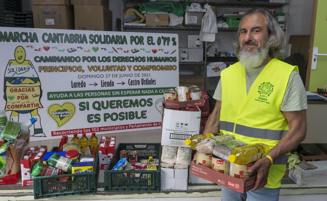 Las largas colas del hambre que se forman en Cantabria se podrían evitar» |  El Diario Montañés