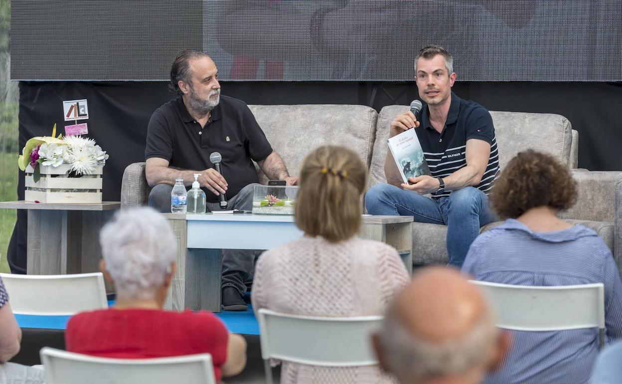 Jesús Herrán y José Carlos Rojo, durante la presentación del libroz