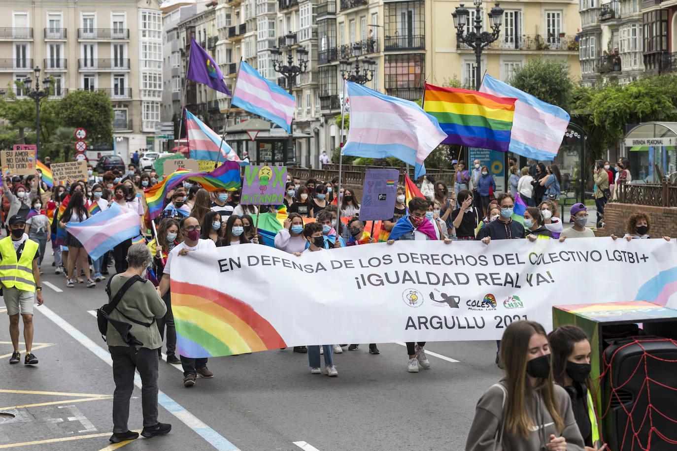 El acto central de la semana LGTBI, que el año pasado no se celebró por la pandemia, grita en Santander a favor de la tolerancia y contra «el odio de la ultraderecha»