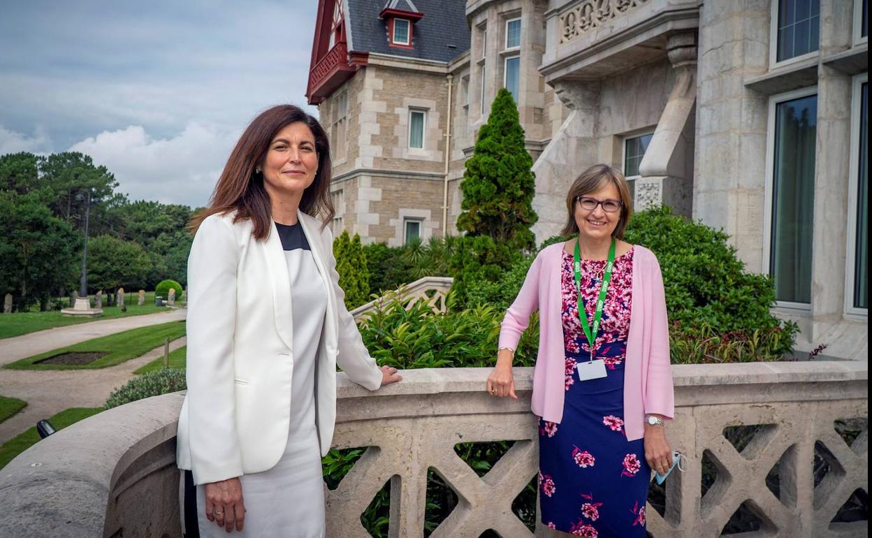 Raquel Yotti, a la izquierda hoy en la UIMP junto a la directora del Centro Nacional de Epidemiología (CNE) 