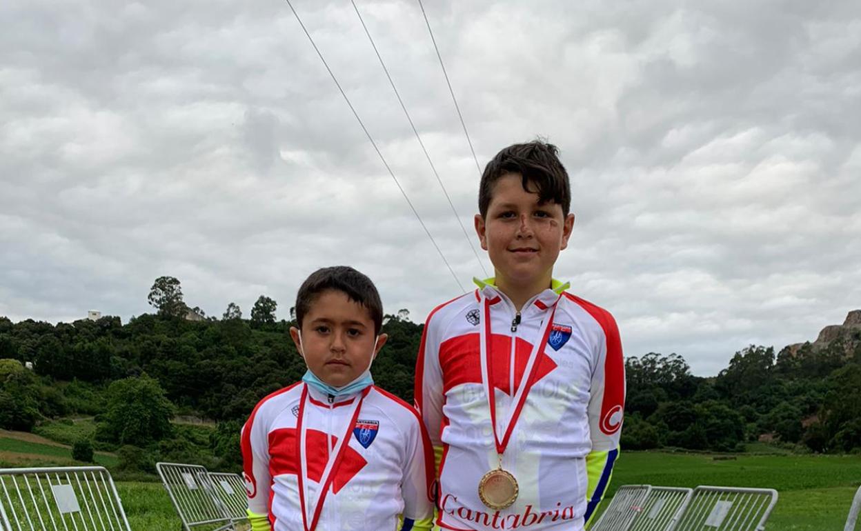 Hugo y Lucas Ventoso, dos ciclistas lebaniegos Campeones de Cantabria en los Juegos Escolares 