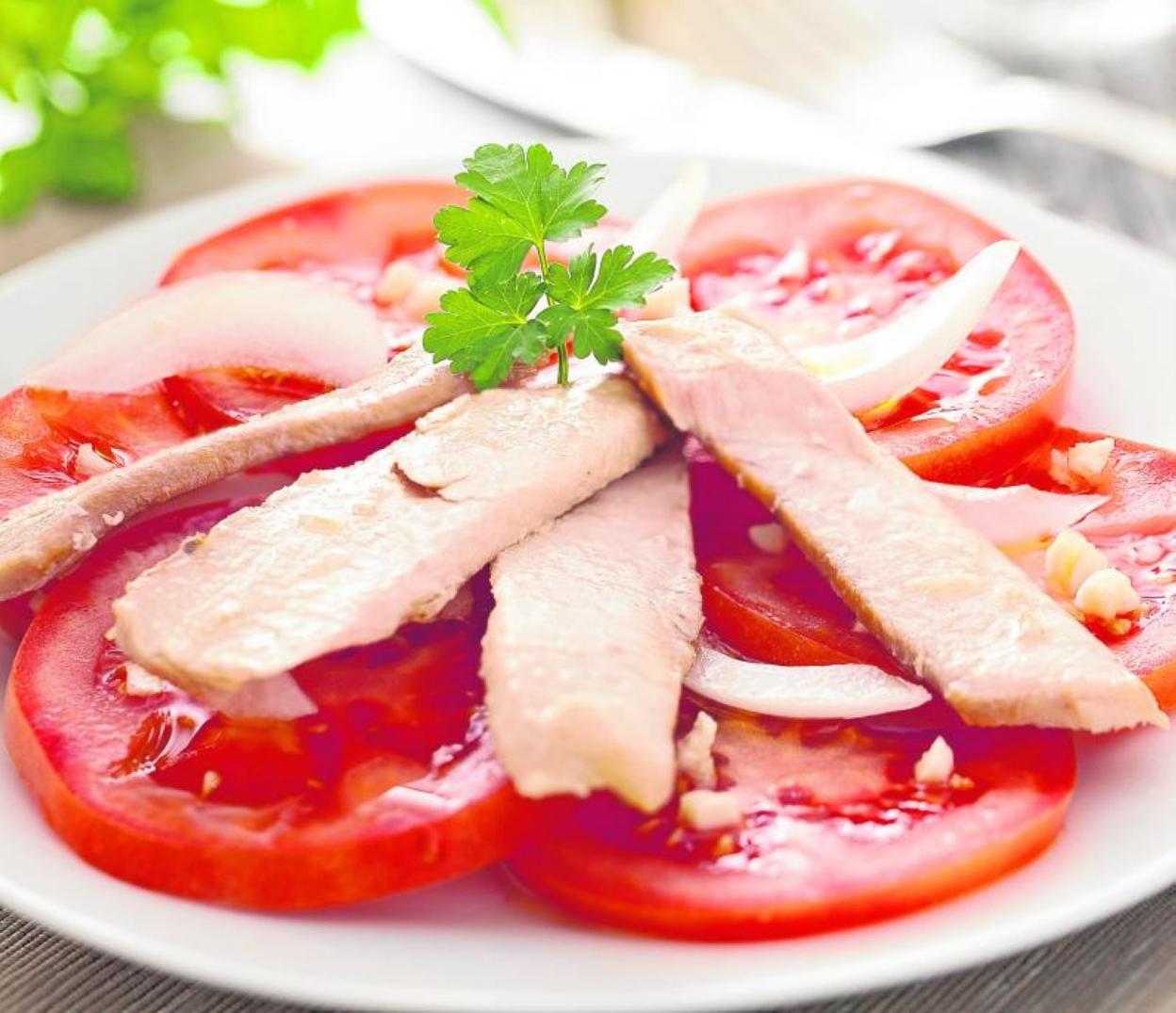 Bonito del norte y tomate de huerta, los sabores del verano