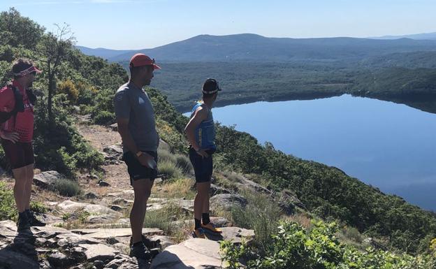 Vista del Lago de Sanabria desde la Senda de los Monjes. 