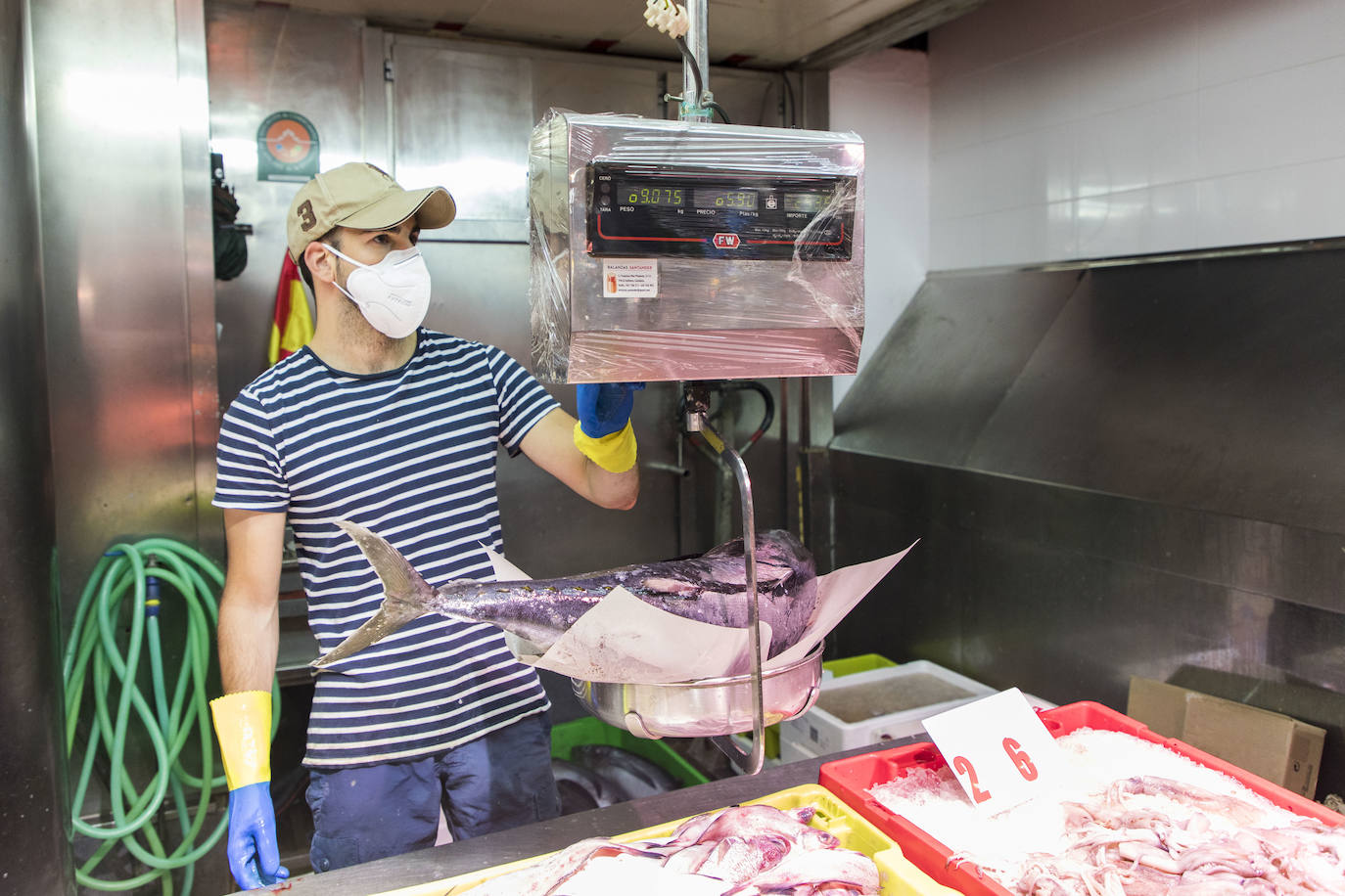 Las pescaderías notan las «ganas» de los clientes por probar los primeros túnidos de la campaña