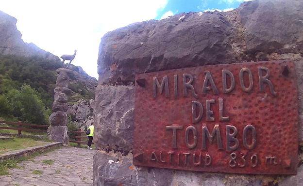 Recorremos el Cares pero de una forma diferente y no tan popular como la famosa senda del mismo nombre. Esta vez a través de un bonito tramo el que disfrutaréis de algunas de las mejores vistas de los Picos de Europa