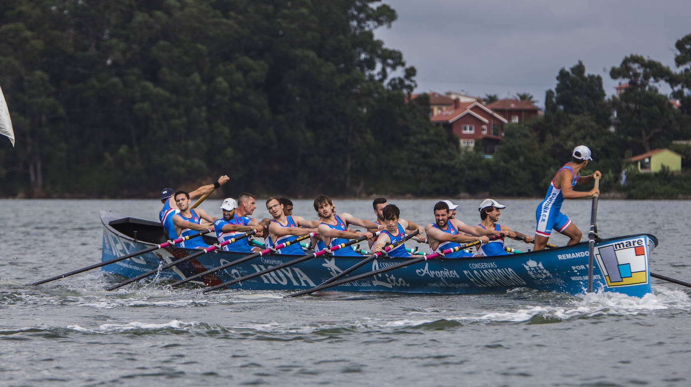 Fotos: Pedreña gana el Campeonato Regional