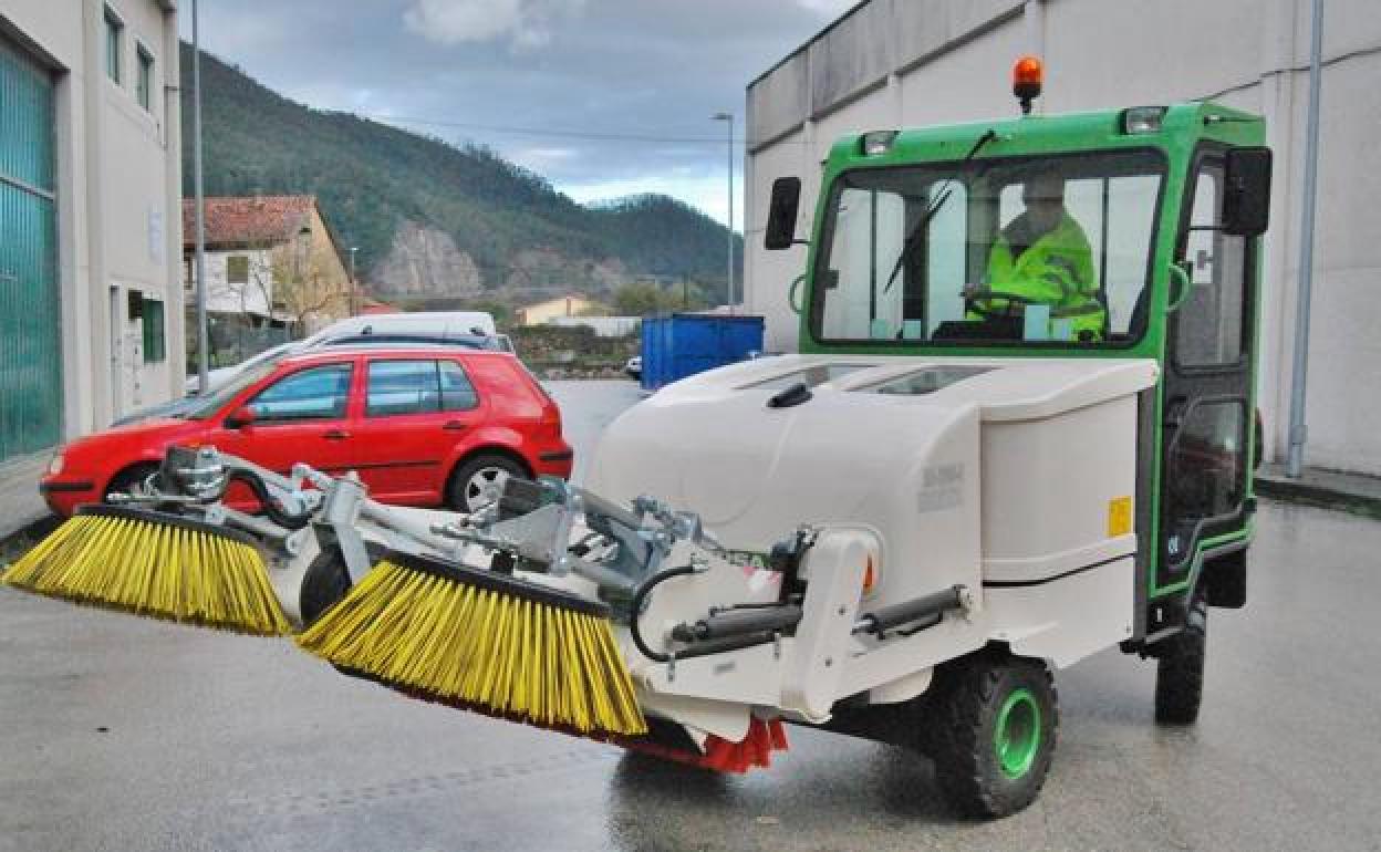 Más personal y nuevo material para la limpieza en Los Corrales