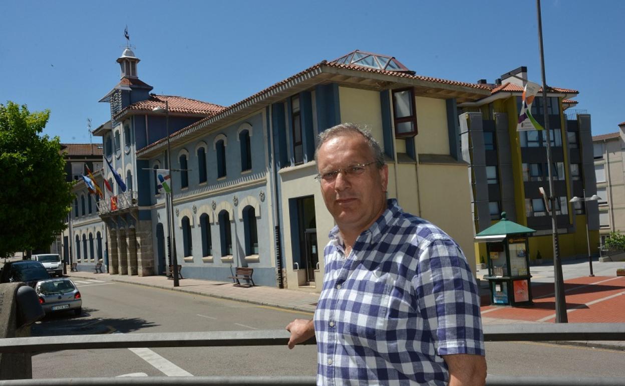 El secretario general de los socialistas en el Ayuntamiento de El Astillero y portavoz del grupo, Salomón Martín. 