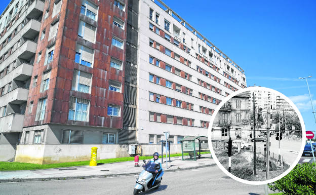 Un motorista circula desde la calle Gutiérrez Solana hacia la rotonda que divide Cros de las afueras de Maliaño, en Camargo. En detalle, Bar Hoyuela junto a la entrada a Cros, a inicios de los 80 (Colección Paco Pis)