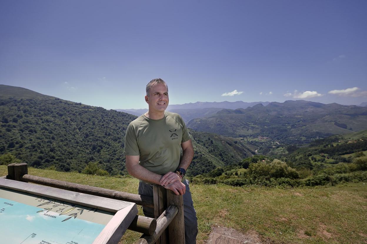 Ortega Smith, el viernes, en su visita al valle del Nansa. 