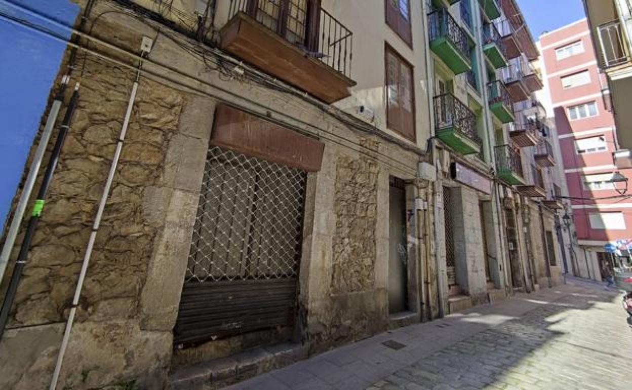 Edificio de la calle Limón que será derribado para construir el albergue. 