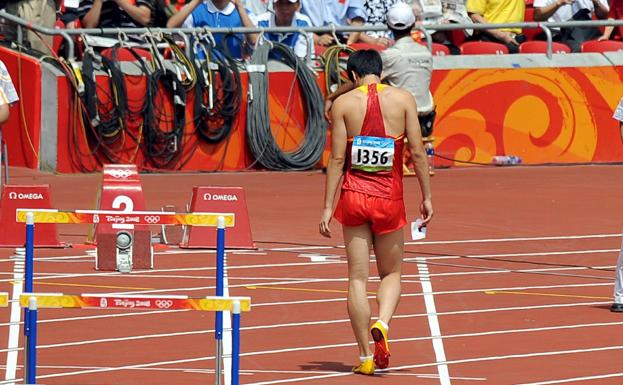 Liu Xiang, tras su abandono en Pekín'08.