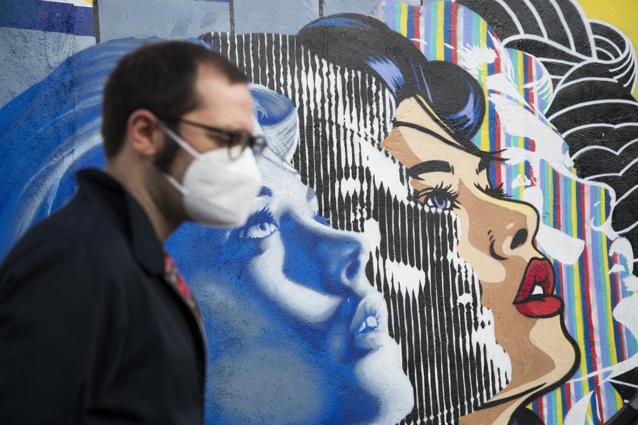 La ciudad está regada de piezas artísticas que han pasado a formar parte del paisaje urbano. 