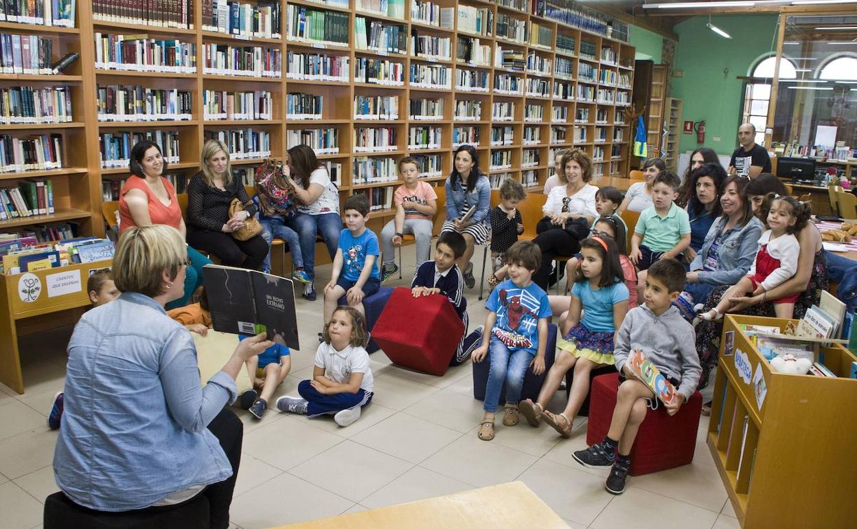 Imagen de archivo de una de las actividades desarrolladas en la Biblioteca de Polanco