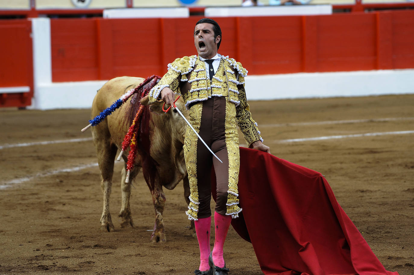 Fotos: Tres orejas y gran tarde de Emilio de Justo y Ginés Martín