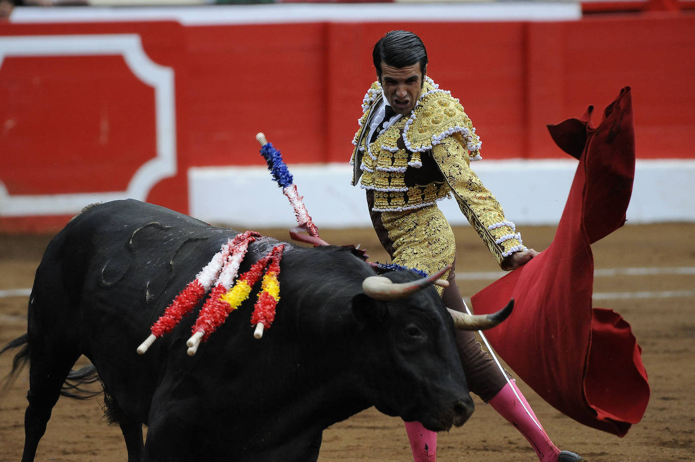 Fotos: Tres orejas y gran tarde de Emilio de Justo y Ginés Martín