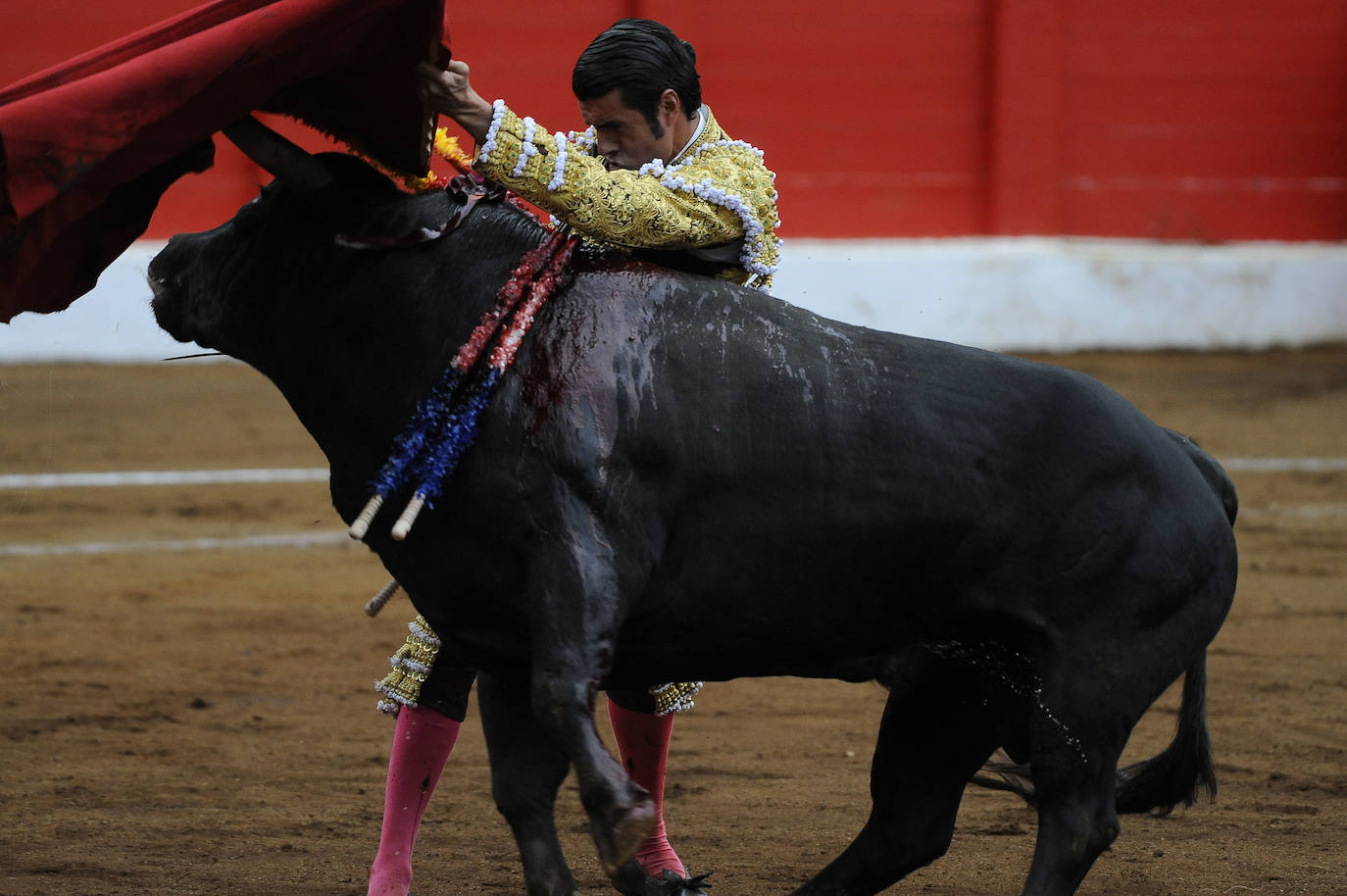 Fotos: Tres orejas y gran tarde de Emilio de Justo y Ginés Martín