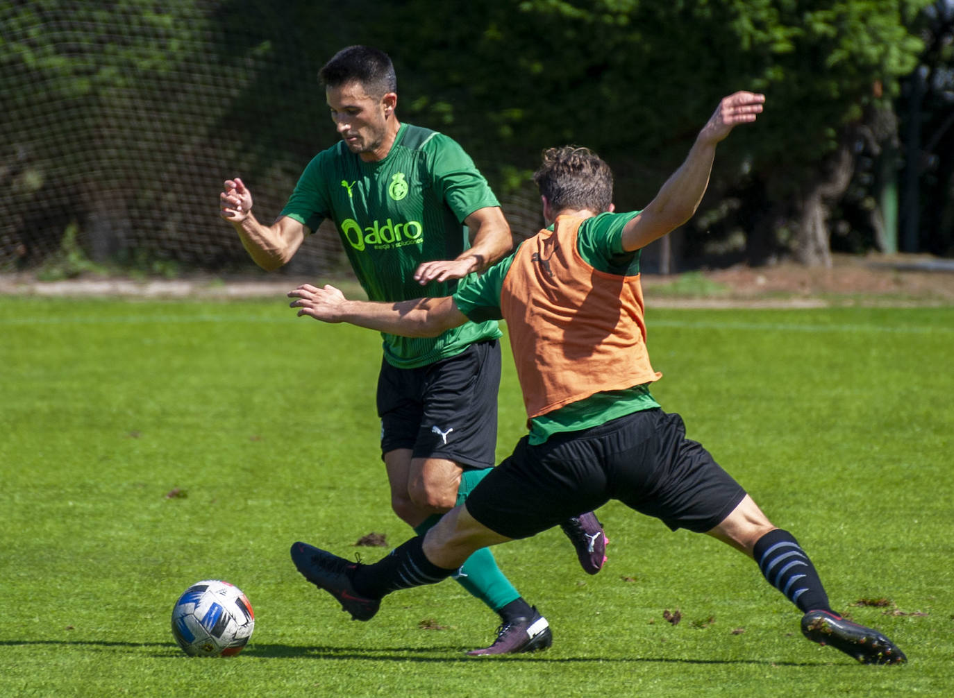 Fotos: El Rayo Cantabria gana al Racing