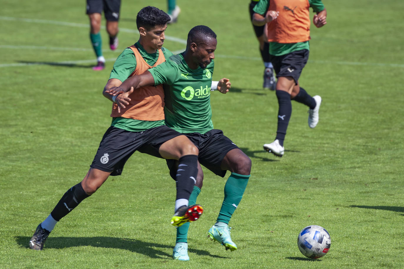 Fotos: El Rayo Cantabria gana al Racing