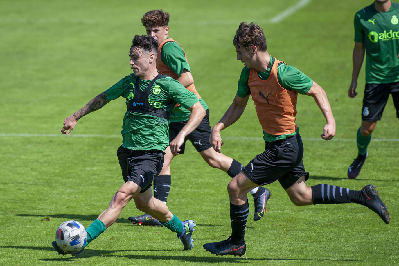 Fotos: El Rayo Cantabria gana al Racing